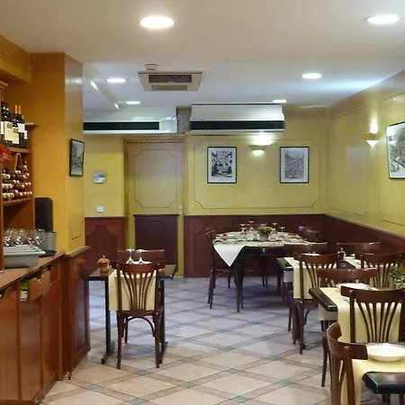 Le Bristol فندق